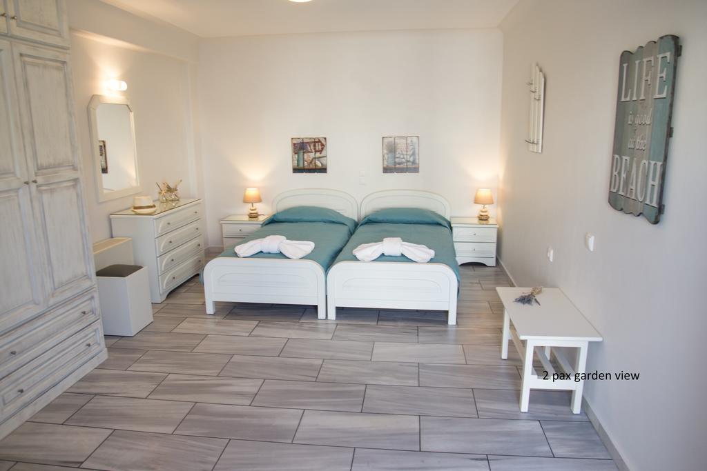 Angeliki Apartments Plaka  Exterior photo