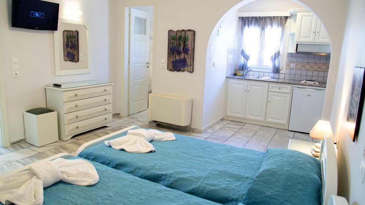 Angeliki Apartments Plaka  Exterior photo